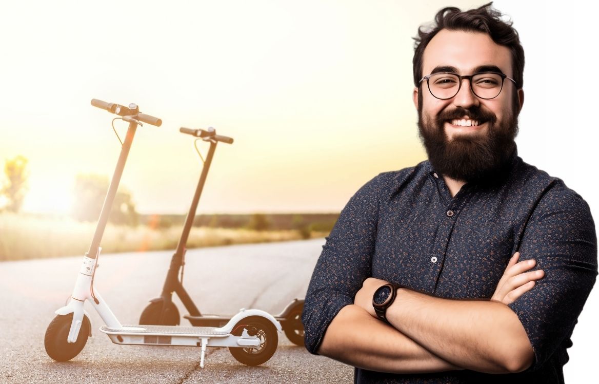 illustration de trottinette électrique avec deux trottinette devant un couché de soleil